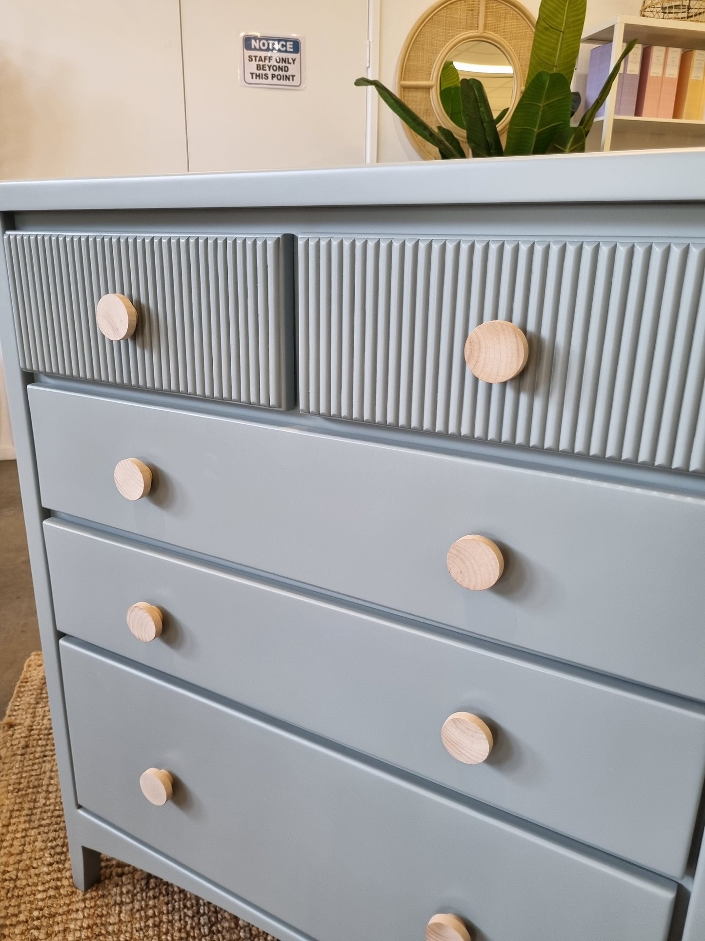 Chest of drawers