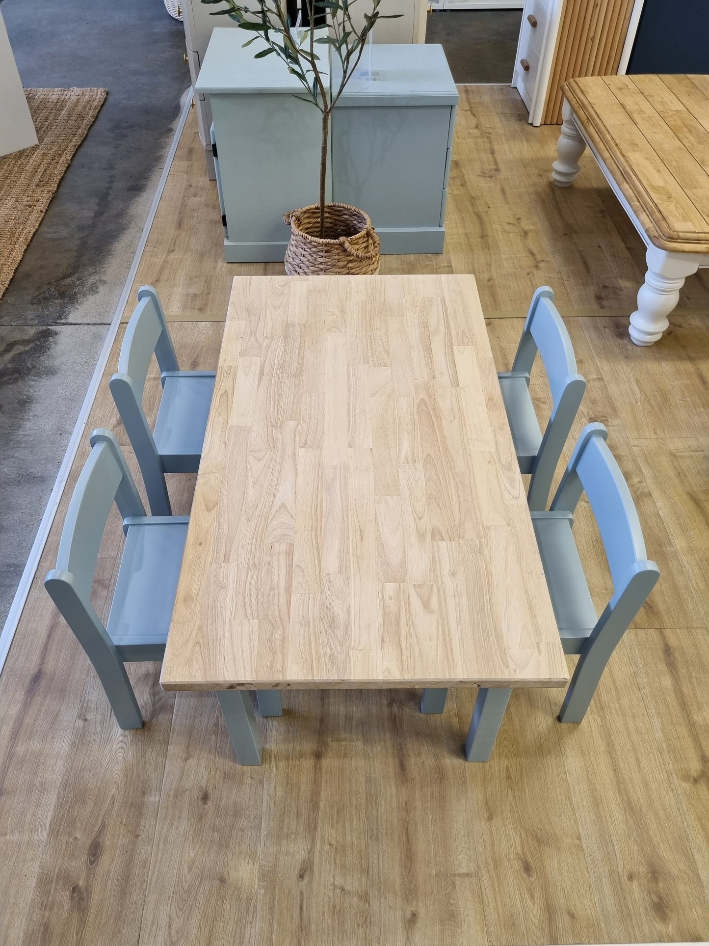 Kids table with four chairs