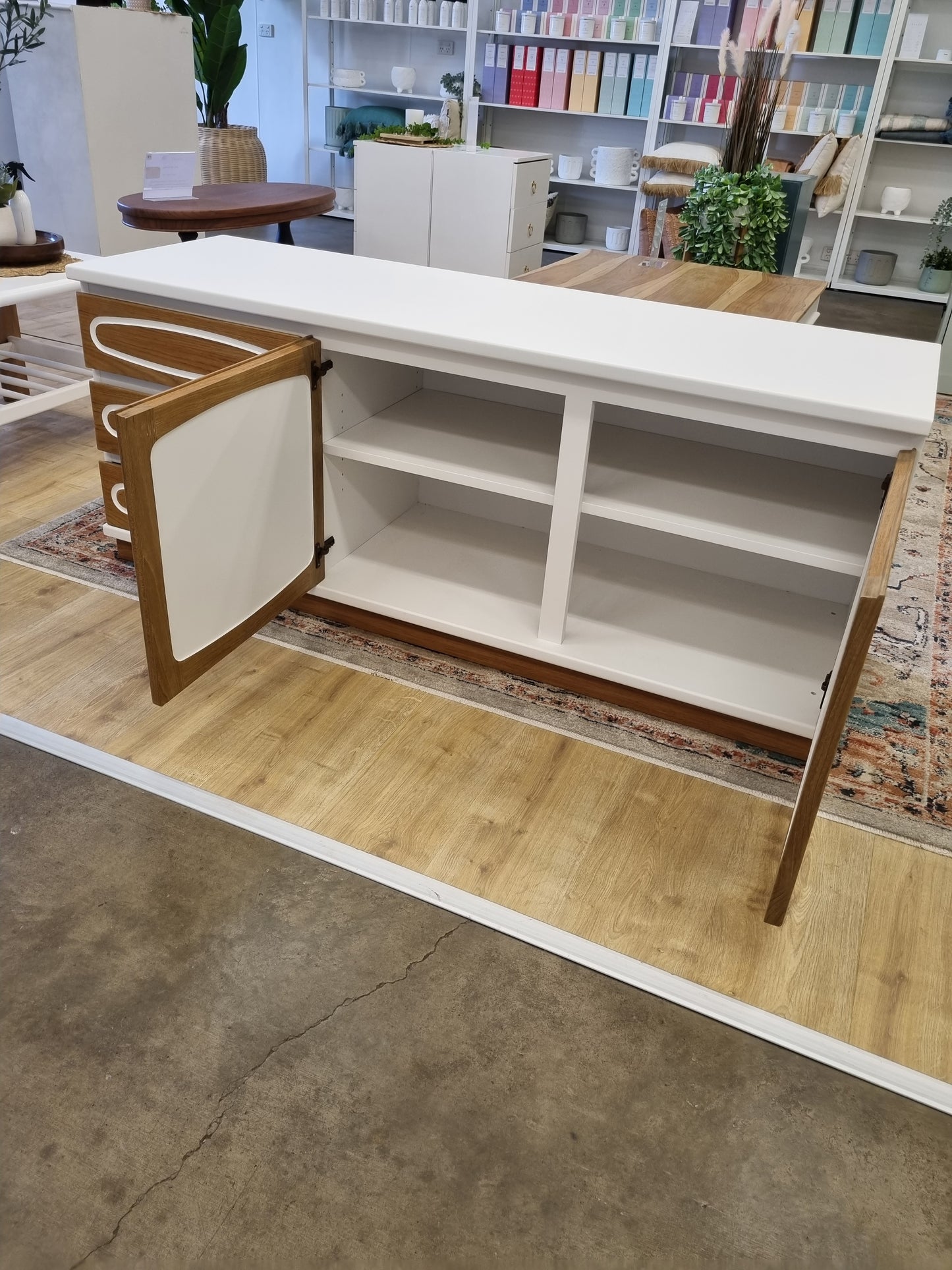 TV unit/Sideboard